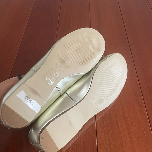 NWOT Champagne Gold Ballet Flats - Picture 6 of 6